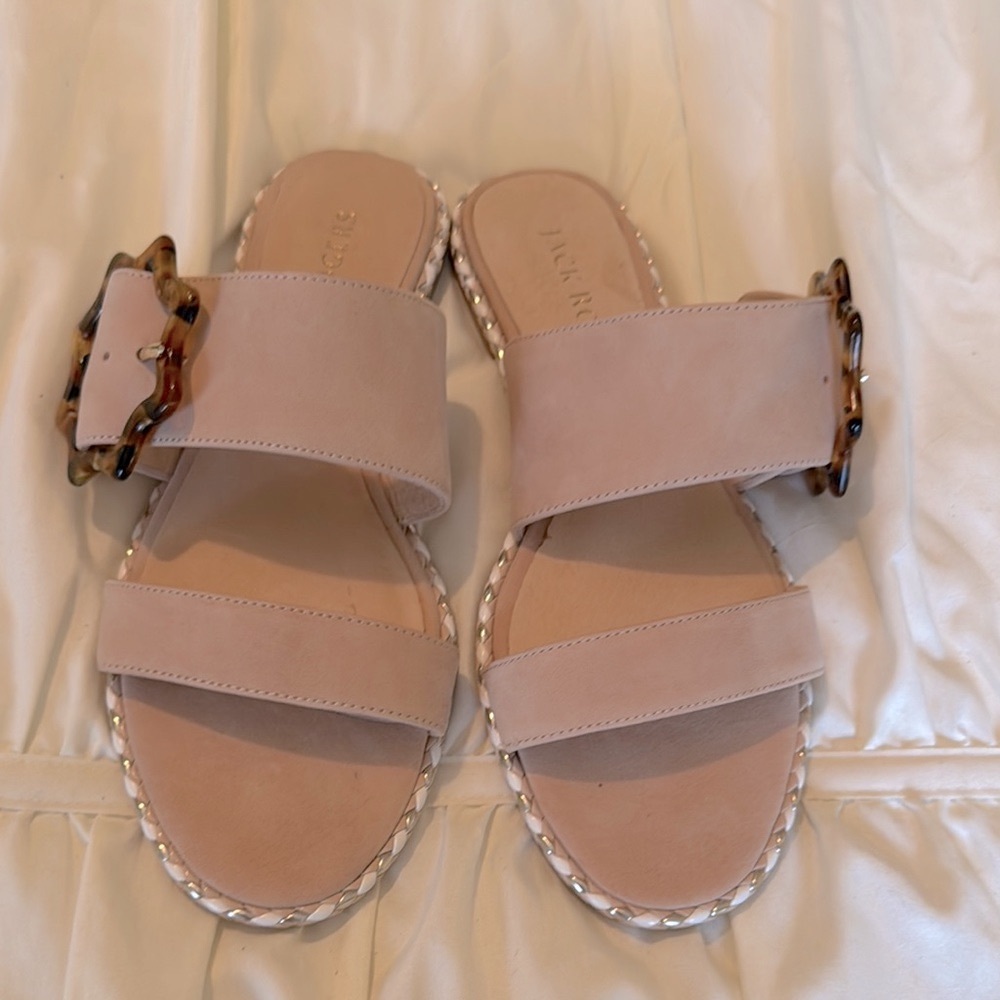 NWOT Jack Rogers Tan & White w/ Tortoise Shell Buckles & Metallic Trim